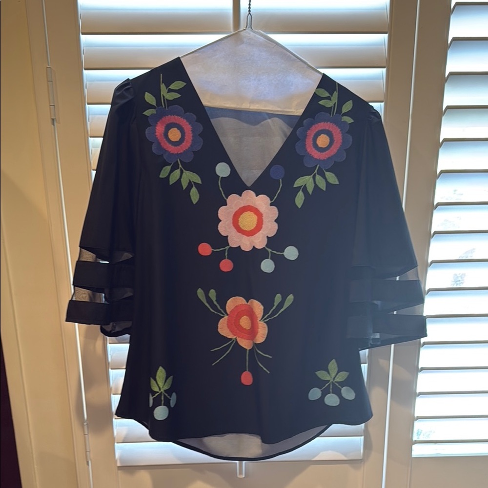 Floral lightweight top